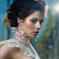 Michelle_Trachtenberg_-_Victorian