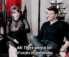 tumblr_onntppIw8V1qd6w3xo7_r1_250.gif