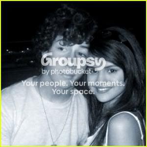 nick-jonas-selena-gomez-rolling-sto.jpg