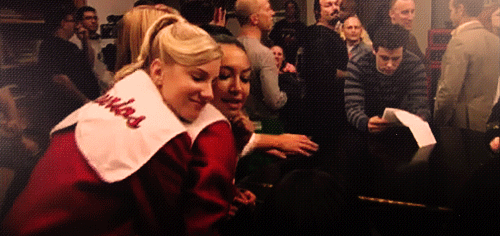 tumblr_lf0040i5CC1qeyp1lo1_500.gif
