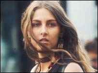 _40401699_woman203.jpg