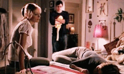 tumblr_o9m77hYsAH1rlbc16o2_250.gif