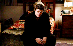 tumblr_nw2hpxv2qy1uahyebo5_250.gif