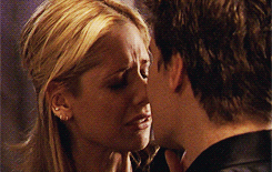 tumblr_m1i67sOnyi1qihsweo7_r1_250.gif